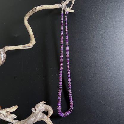 Seltene Sugilith Kette mit violetten Edelsteinperlen aus Südafrika | Happy Minerals