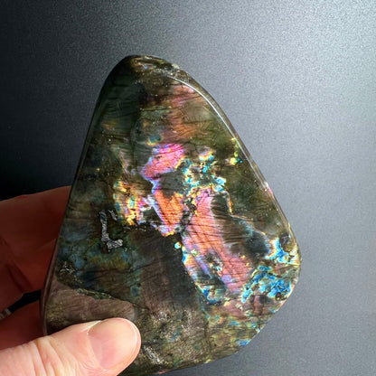 Sunset Labradorit | lebendige Regenbogen-Schiller | Pink-Blau-Gold Nuancen | Freeform Happy Minerals