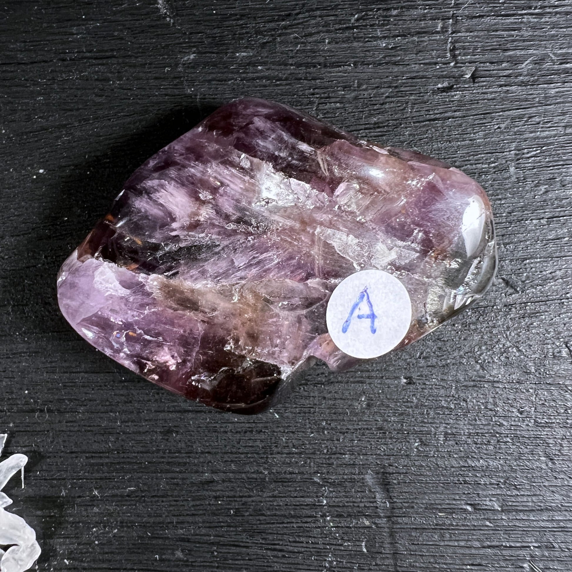 Super Seven Handstein Variante A | changierendes Amethyst-Violett | klare Kristallstruktur | Happy Minerals