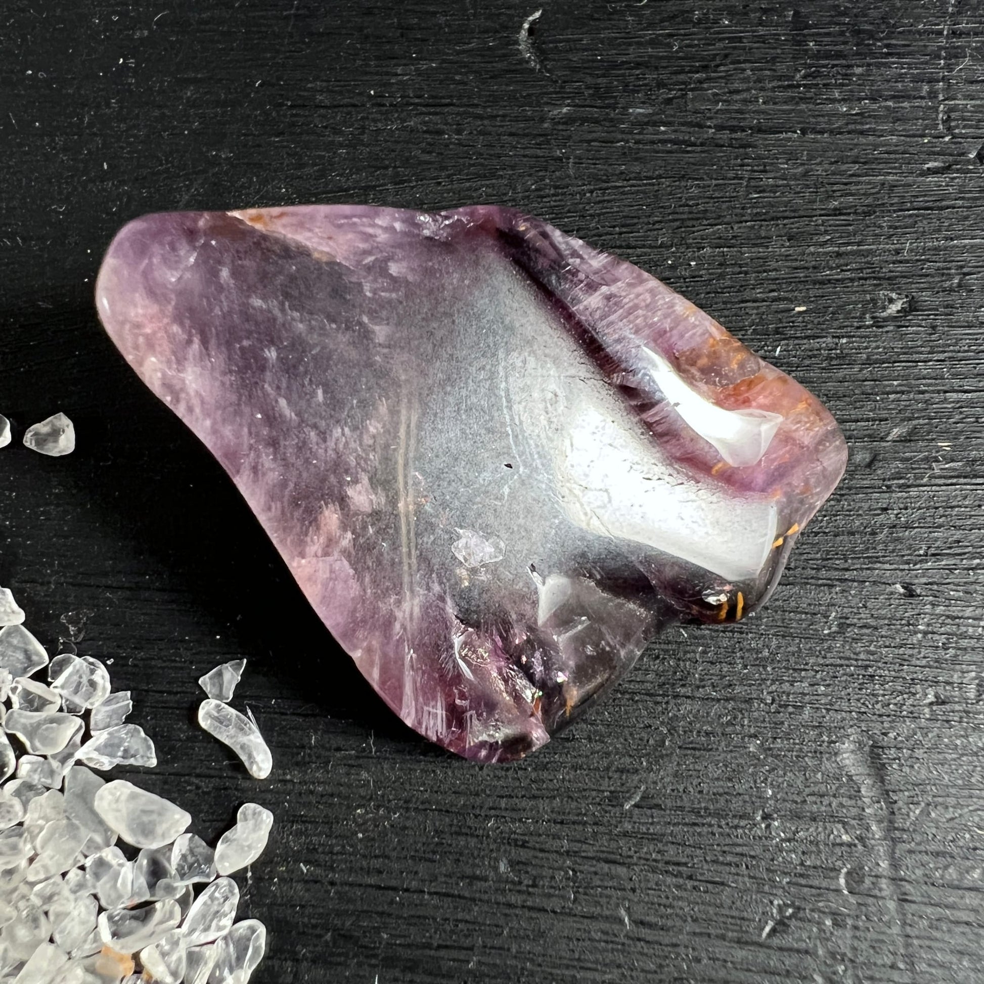 Super Seven Handstein Variante B | milchig-violette Textur mit orangen Akzenten | Brasilien | Happy Minerals