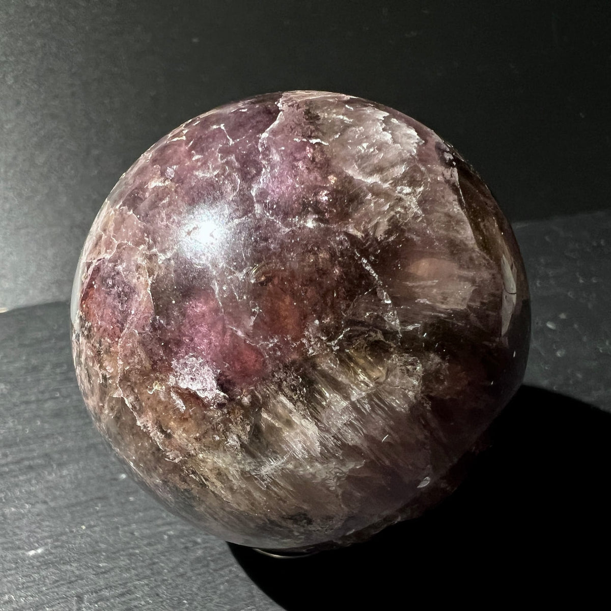 Super Seven Sphäre | rosa-violette Glimmerstruktur | funkelnde Oberfläche | Melody Stone | Happy Minerals