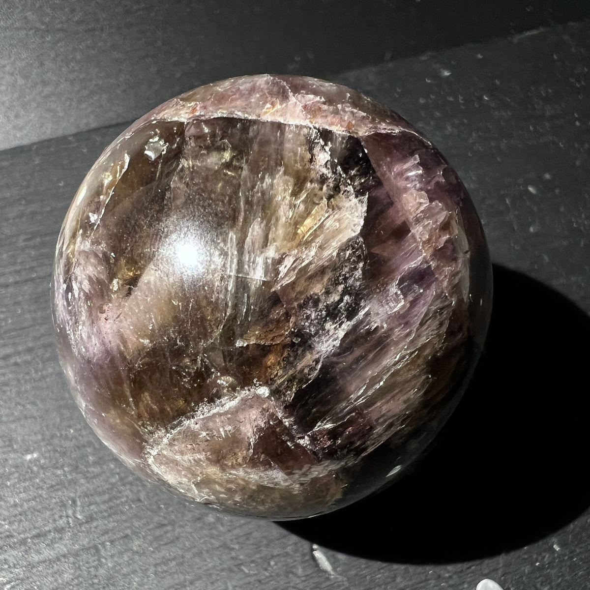 Super Seven Melody Stone | rauchig-braune Fasertextur | edle Steinoberfläche | Happy Minerals