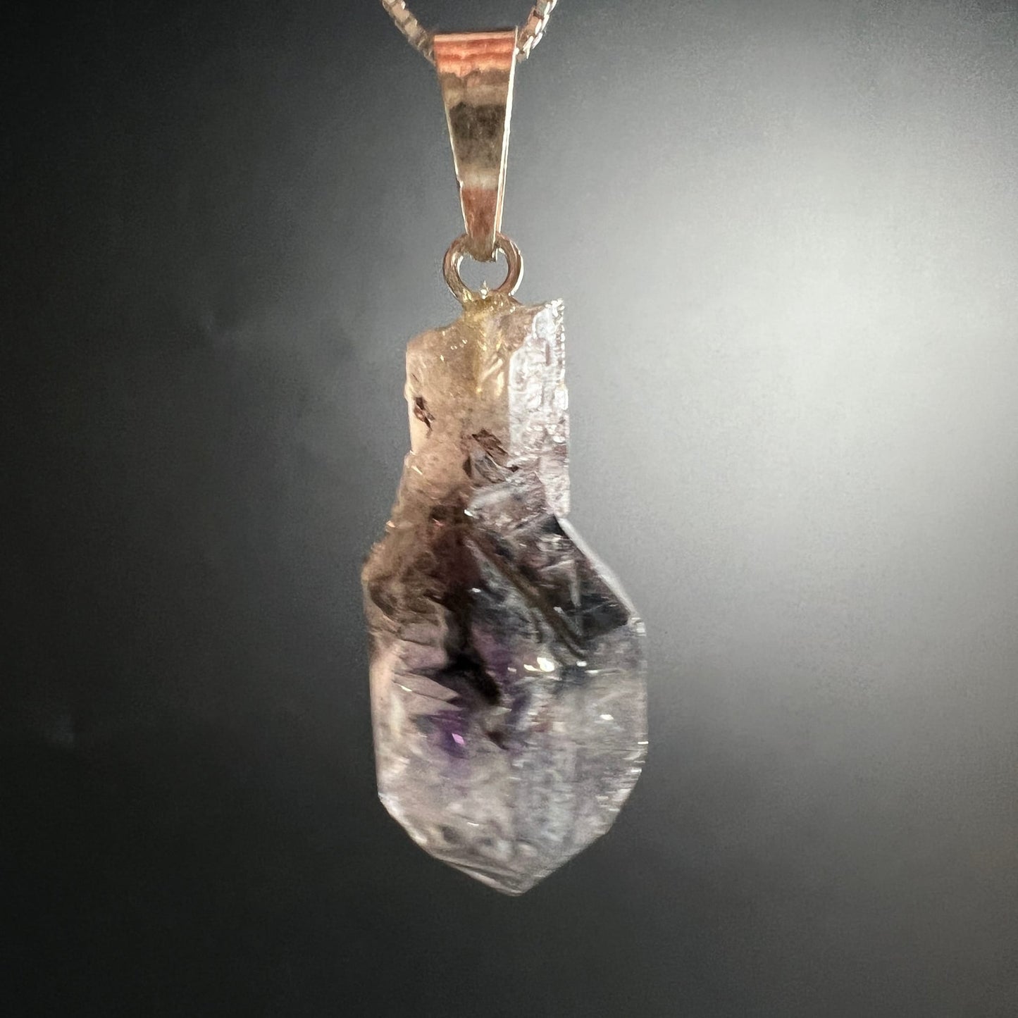 Super Seven Zepter hängend | violette Kristallspitze | silberne Fassung | Happy Minerals | Brasilien Unikat