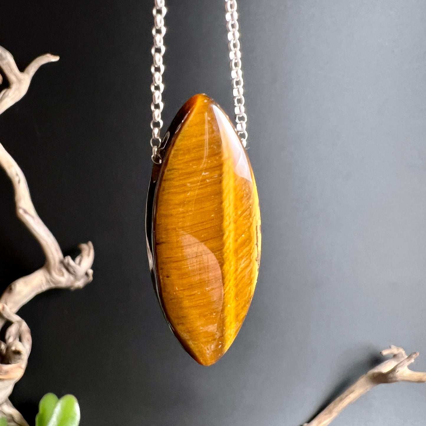 Tigerauge Marquise silberne Kette | goldbraune Reflexe | eleganter Anhänger | Happy Minerals
