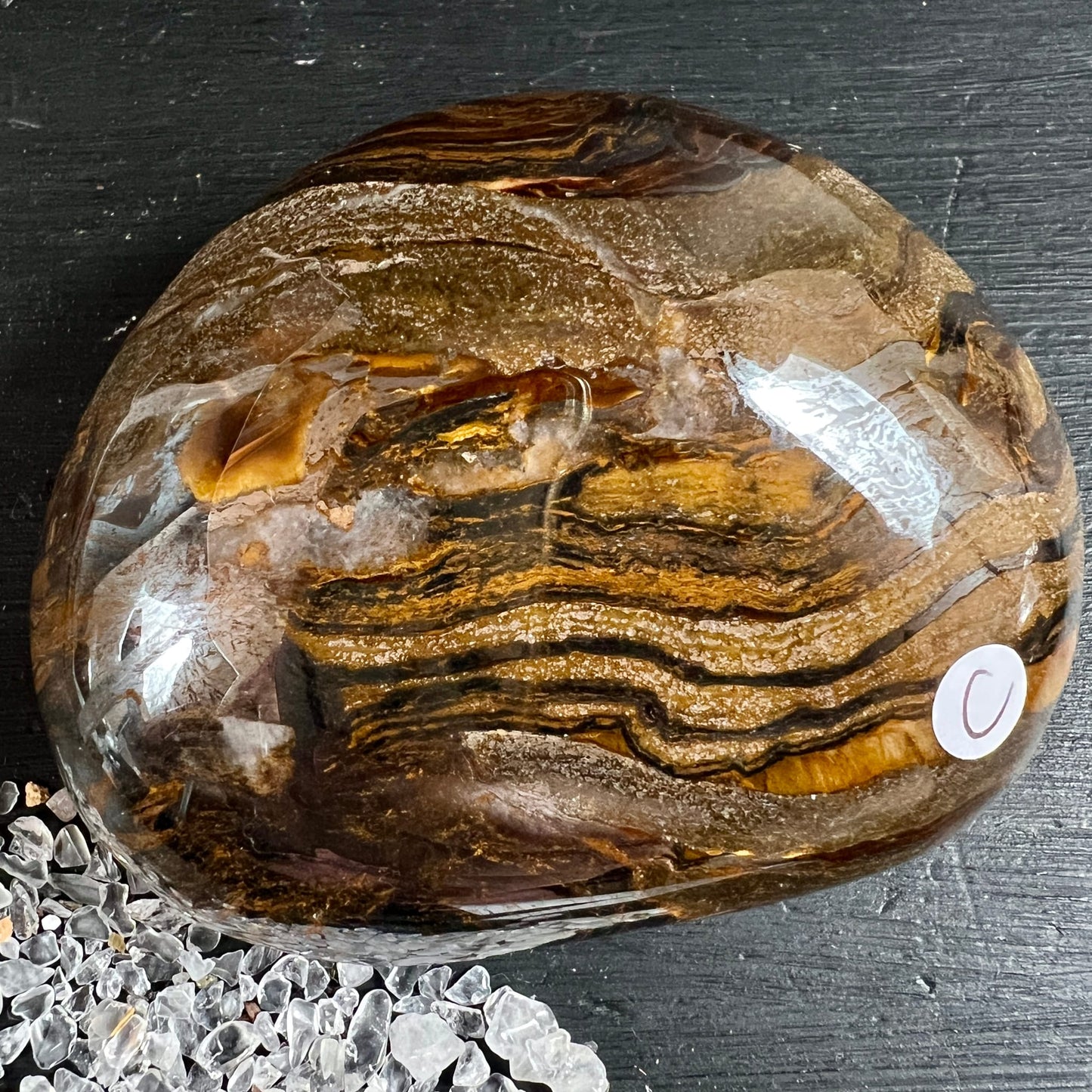 Tigereisen Handstein | Variante C | markante Linien | goldbraune Schichten | Happy Minerals