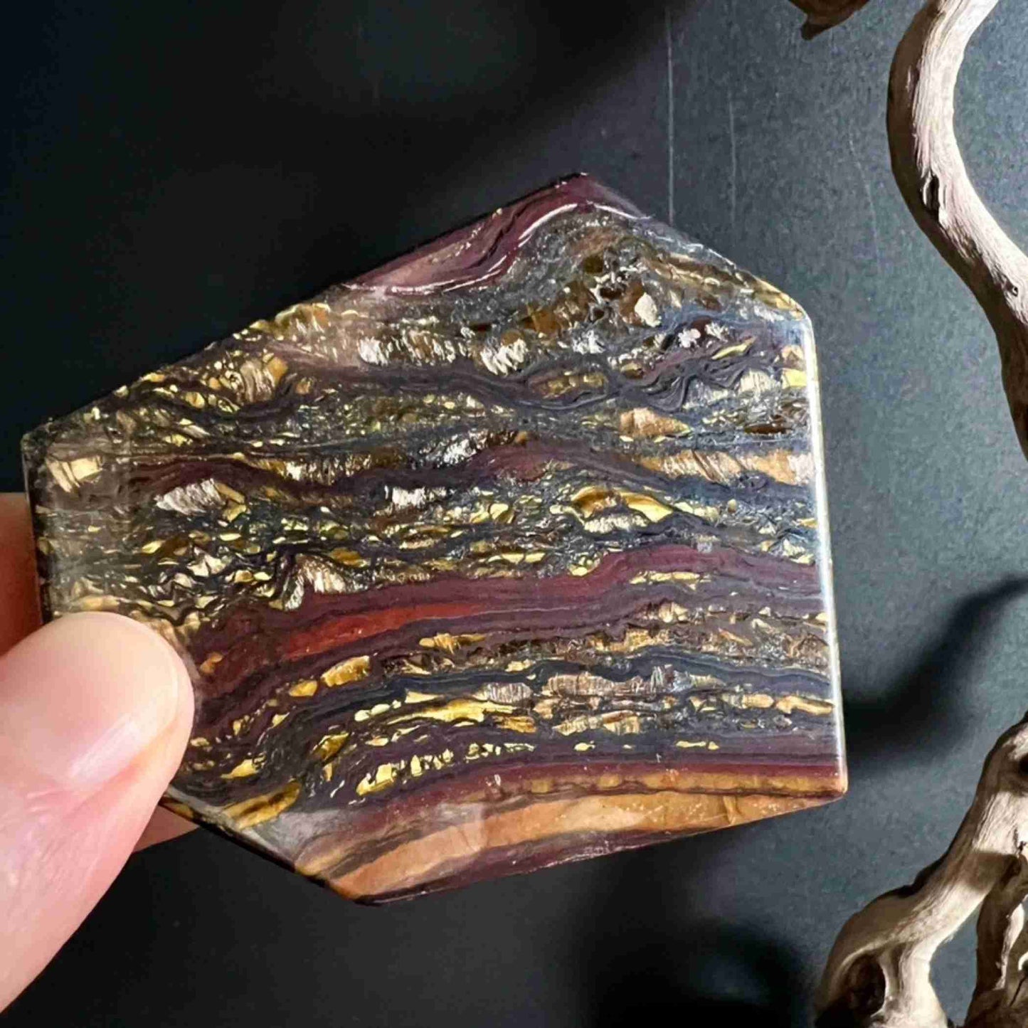 Tigereisen Namibia 103g mit perfekter Banding-Struktur | Sammlerqualität | Happy Minerals