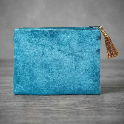 Türkise | samtweiche | Kosmetiktasche | rechteckig | goldener | Quasten-Anhänger | Happy Minerals | Indien