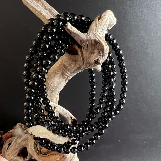 Schwarzes Turmalin Armband 18cm Länge, elastisches Band, bequem | Happy Minerals