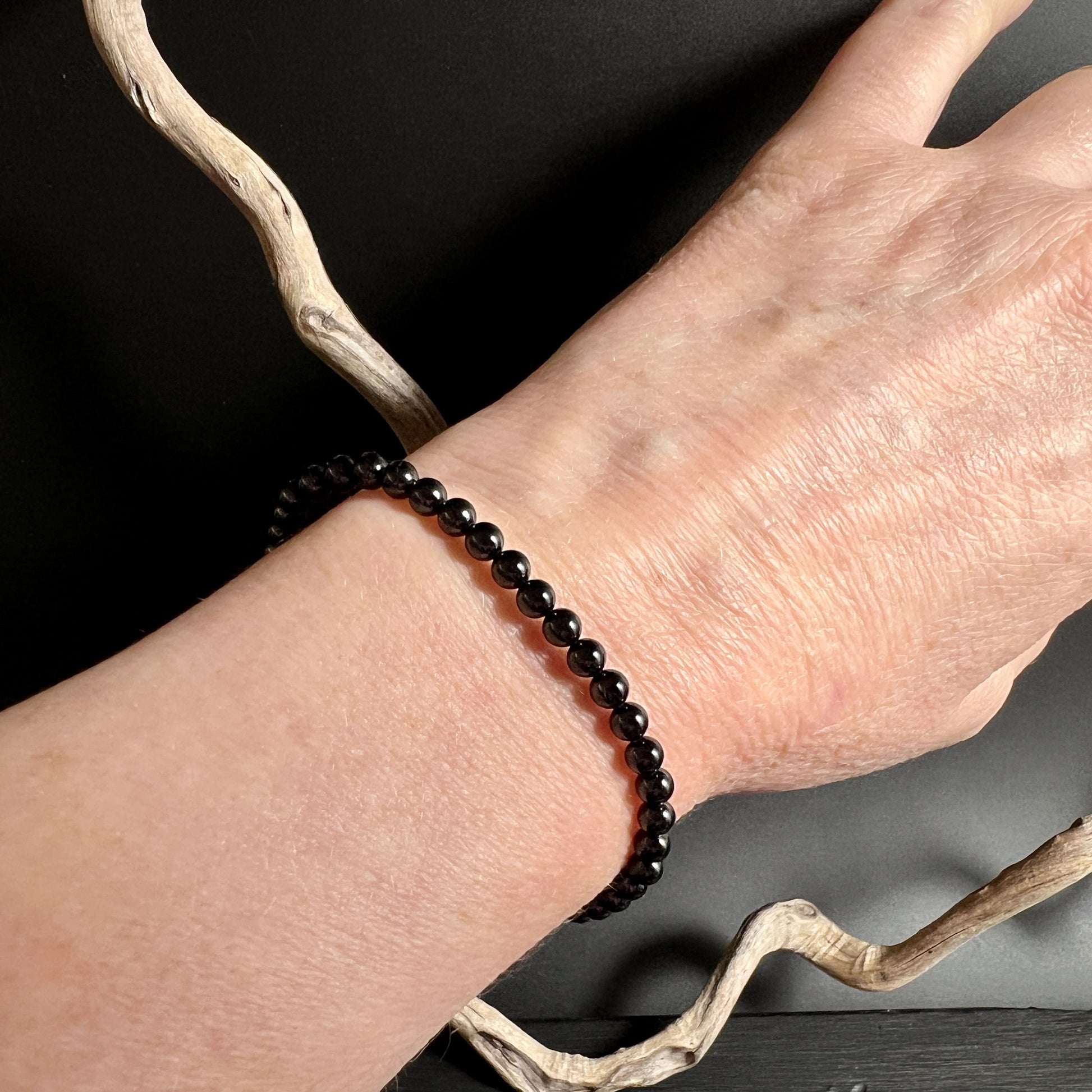Zartes Turmalin Armband, ideal kombinierbar im Armband-Stack | Happy Minerals