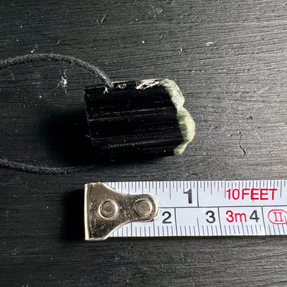 Turmalin Rohstein Größe | Maßband Zentimeter | schwarzer Kristall | Pakistan Mineralien | Happy Minerals