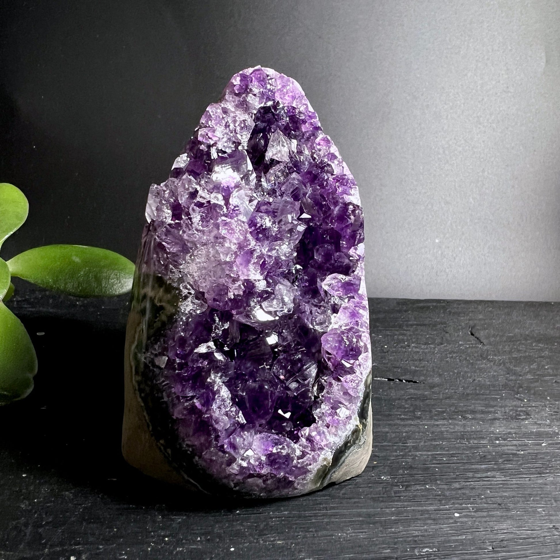 Uruguay Amethyst | kantenpoliert | intensive Violetttöne | kristalline Oberfläche | Happy Minerals