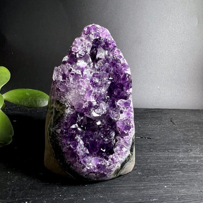 Uruguay Amethyst | kantenpoliert | intensive Violetttöne | kristalline Oberfläche | Happy Minerals