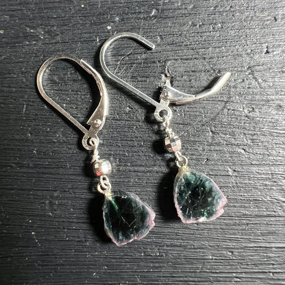 Turmalin Verschluss Nahaufnahme | Silberdetail | Hebelverschluss | Happy Minerals Ohrringpaar
