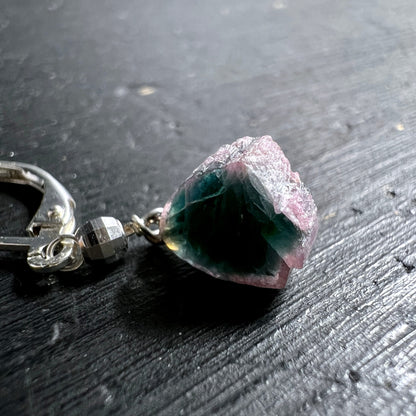 Turmalin Rohstein Makro | türkis-pinke Höhle | polierte Scheibe | Happy Minerals Brasilien